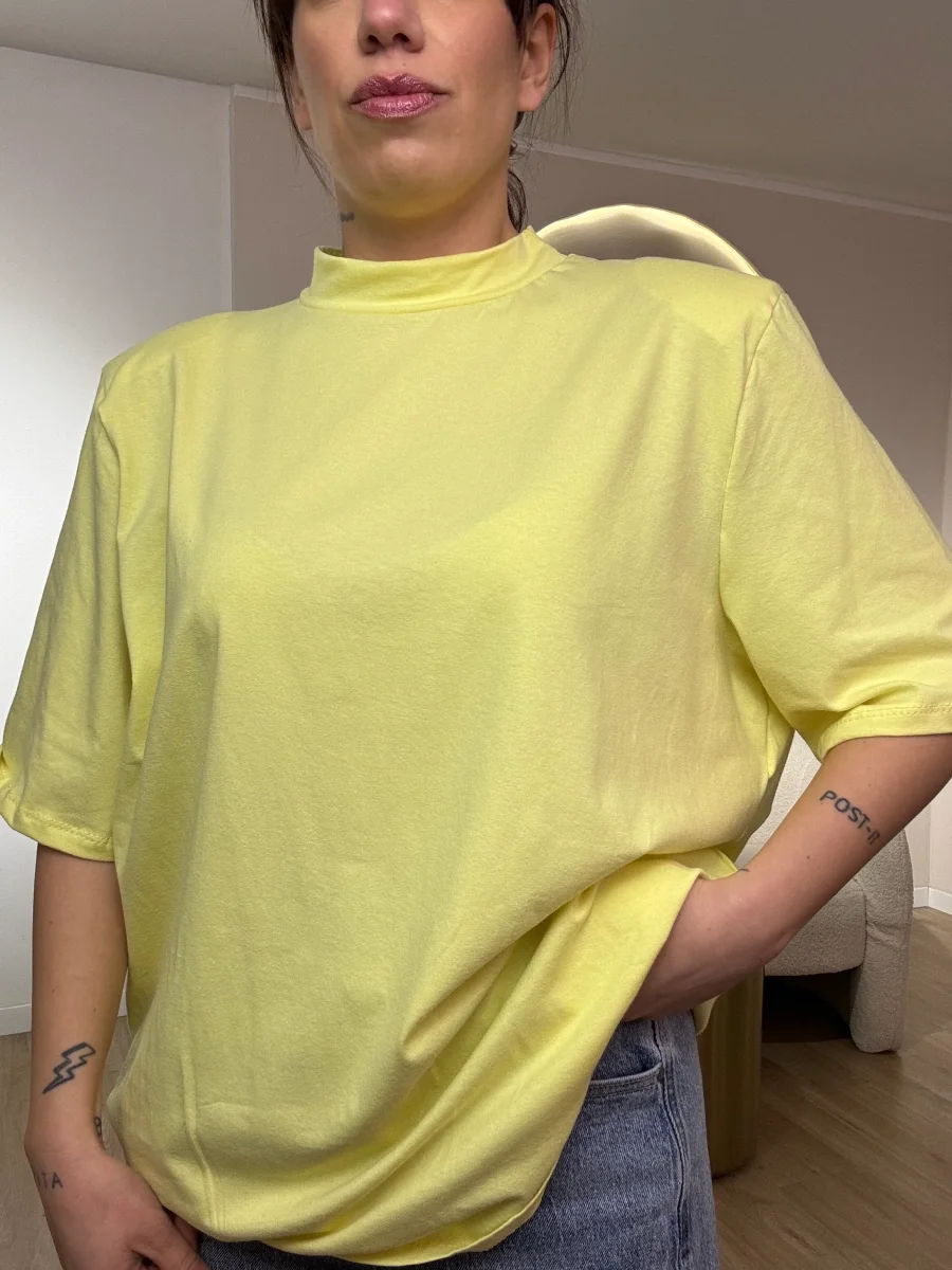 T-shirt over con spallina mezzo collo - immagine 6