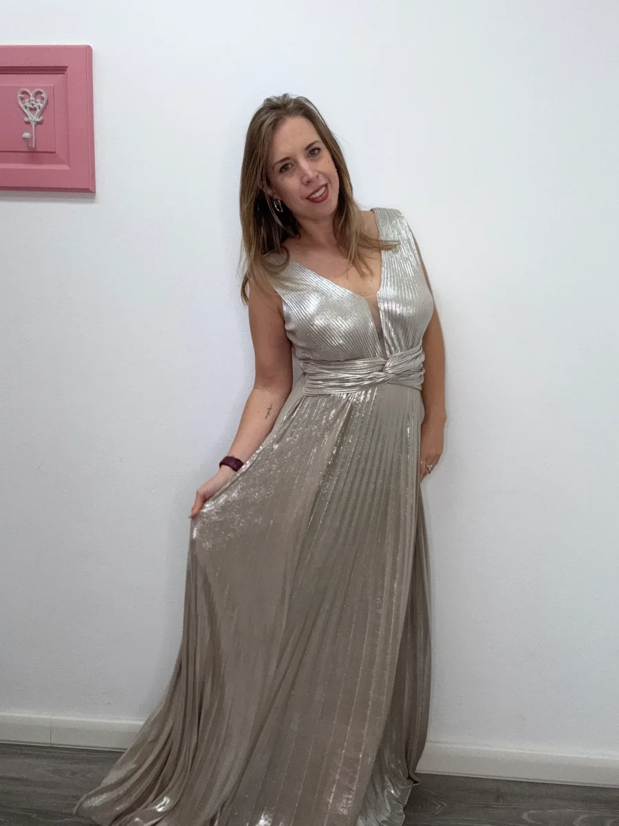 Abito lungo plissè con velo - abbigliamento - Stilosa - immagine 4