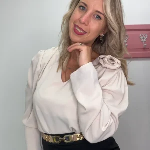 Blusa scollo V e fiore applicato - abbigliamento - Artigli