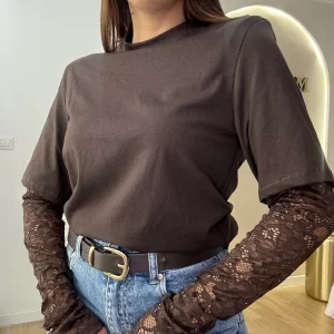 Maglia con manica in pizzo