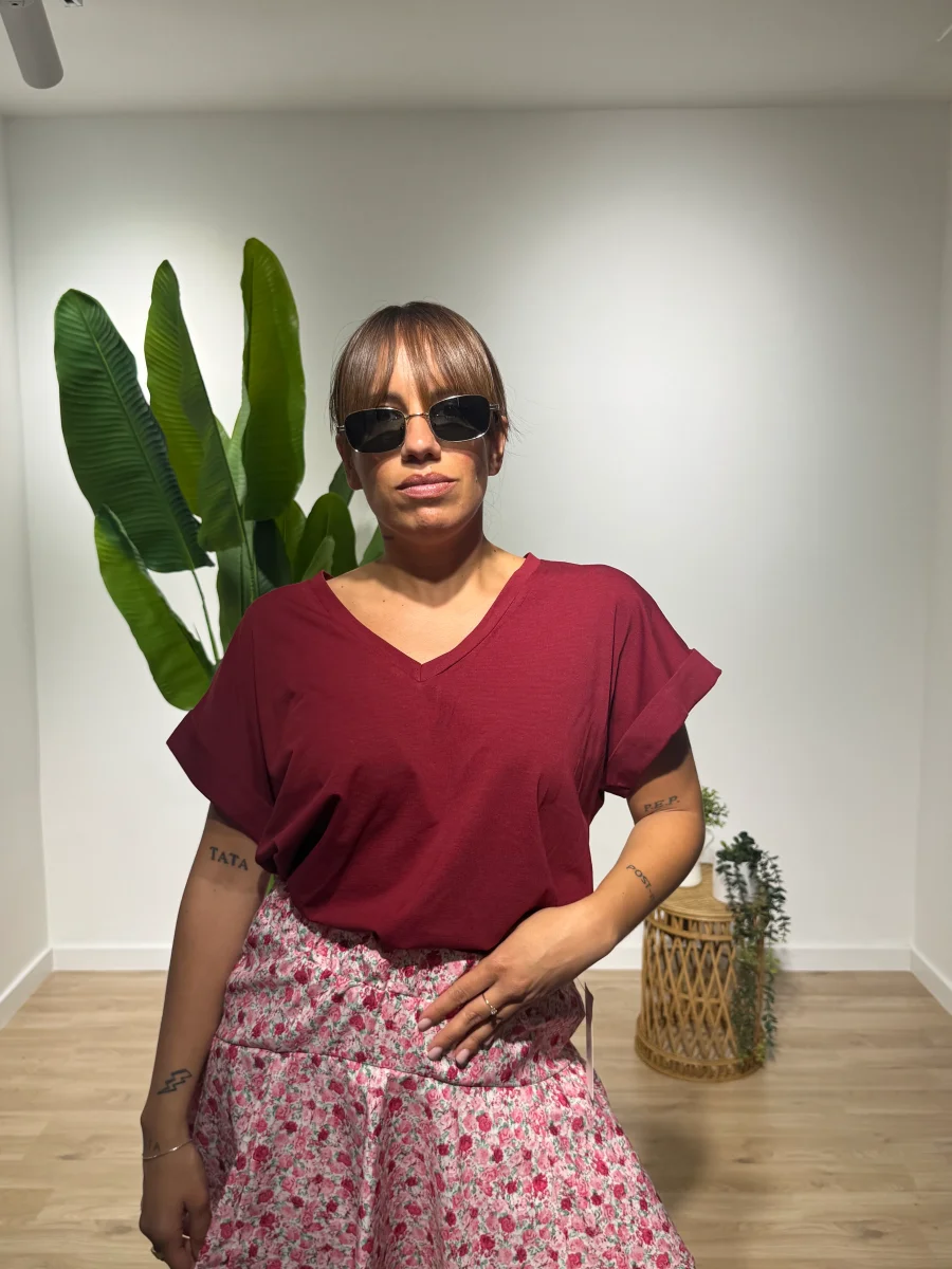 T- shirt in cotone scollo a V - immagine 7