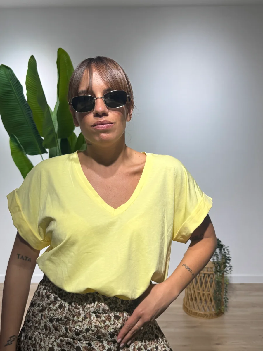 T- shirt in cotone scollo a V - immagine 5