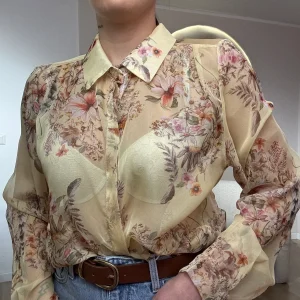 Camicia velata floreale