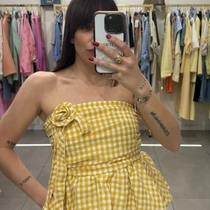 Top quadretti con fiore