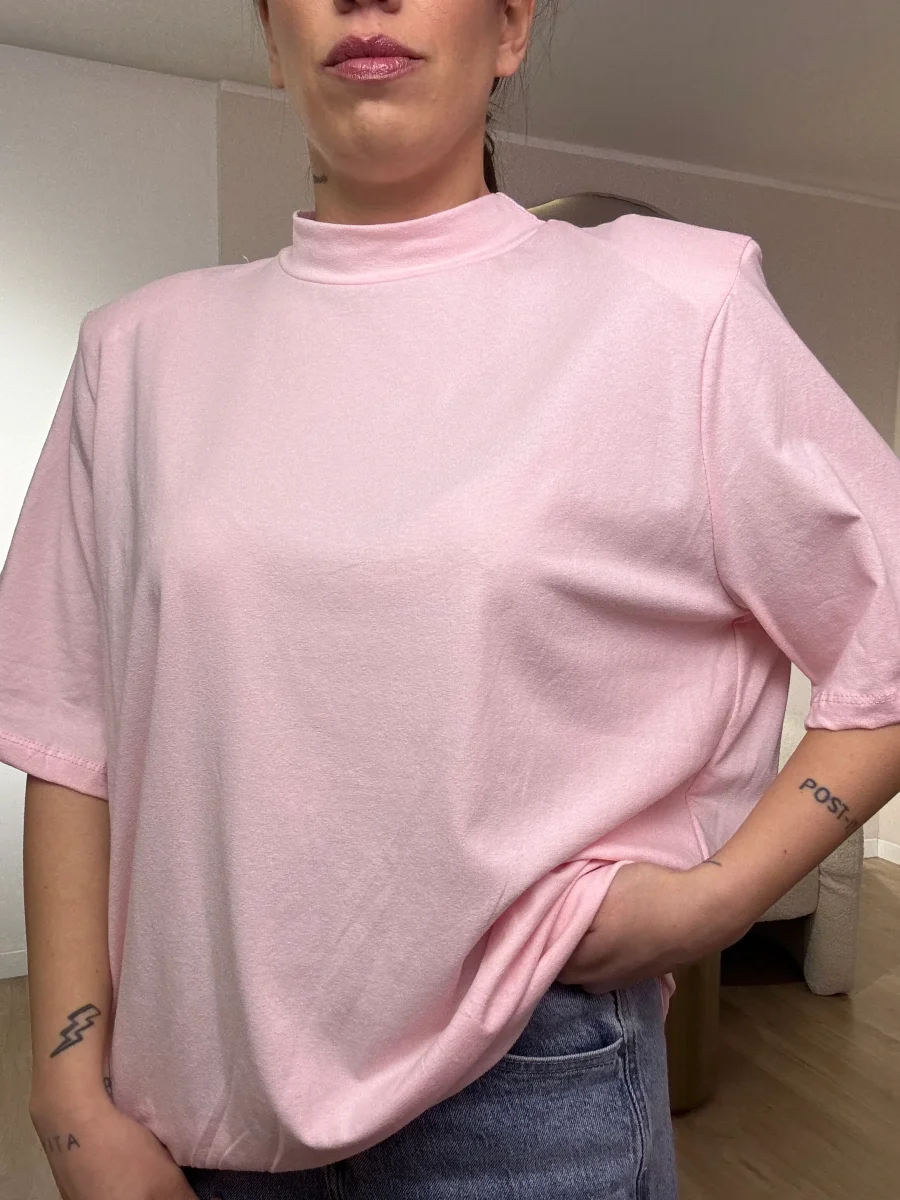 T-shirt over con spallina mezzo collo - immagine 7