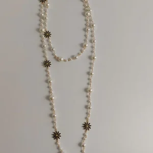 Red Carpet Roma - Collana perle con margherite - art001